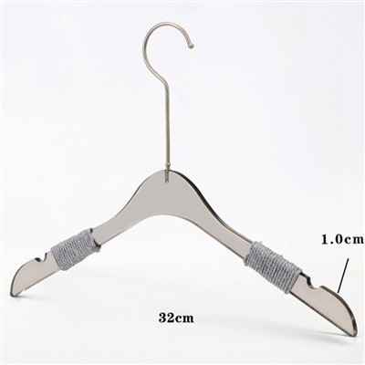 Akrila uzvalku pakaramie